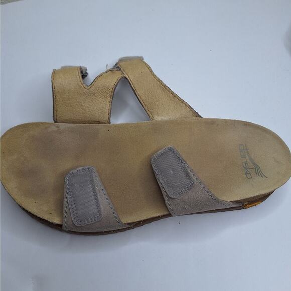 Dansko Dayna Buckle Sandals Slides 39 /US 8.5 9 Suede Leather Stone Taupe Vibram - Picture 3 of 10